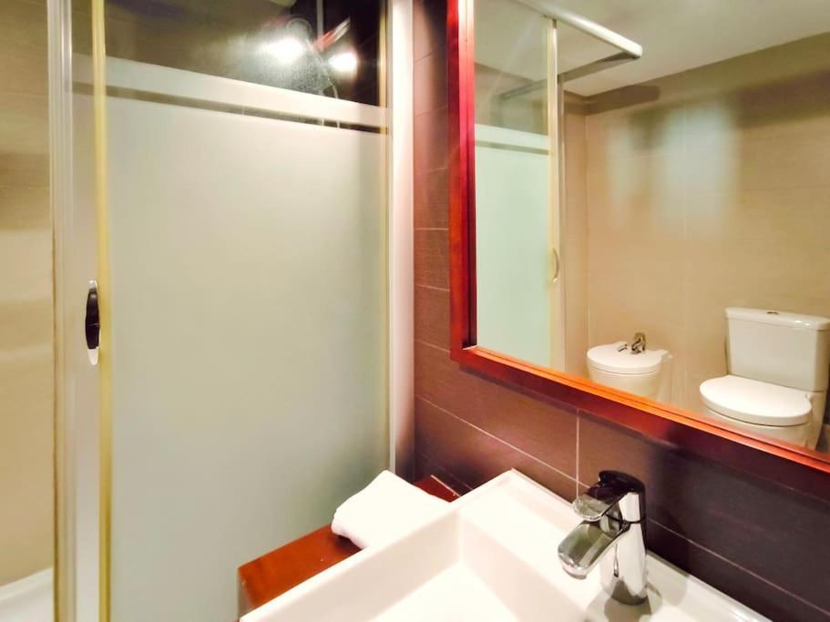 Moderno Apartamento Duplex En Terrassa Centro Eksteriør bilde