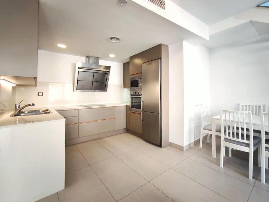 Moderno Apartamento Duplex En Terrassa Centro Eksteriør bilde