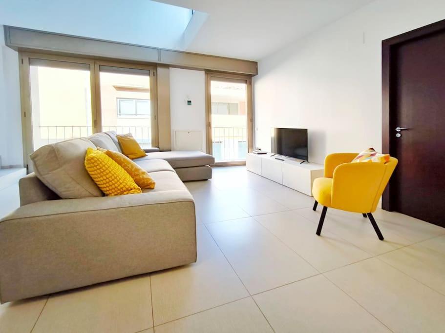 Moderno Apartamento Duplex En Terrassa Centro Eksteriør bilde